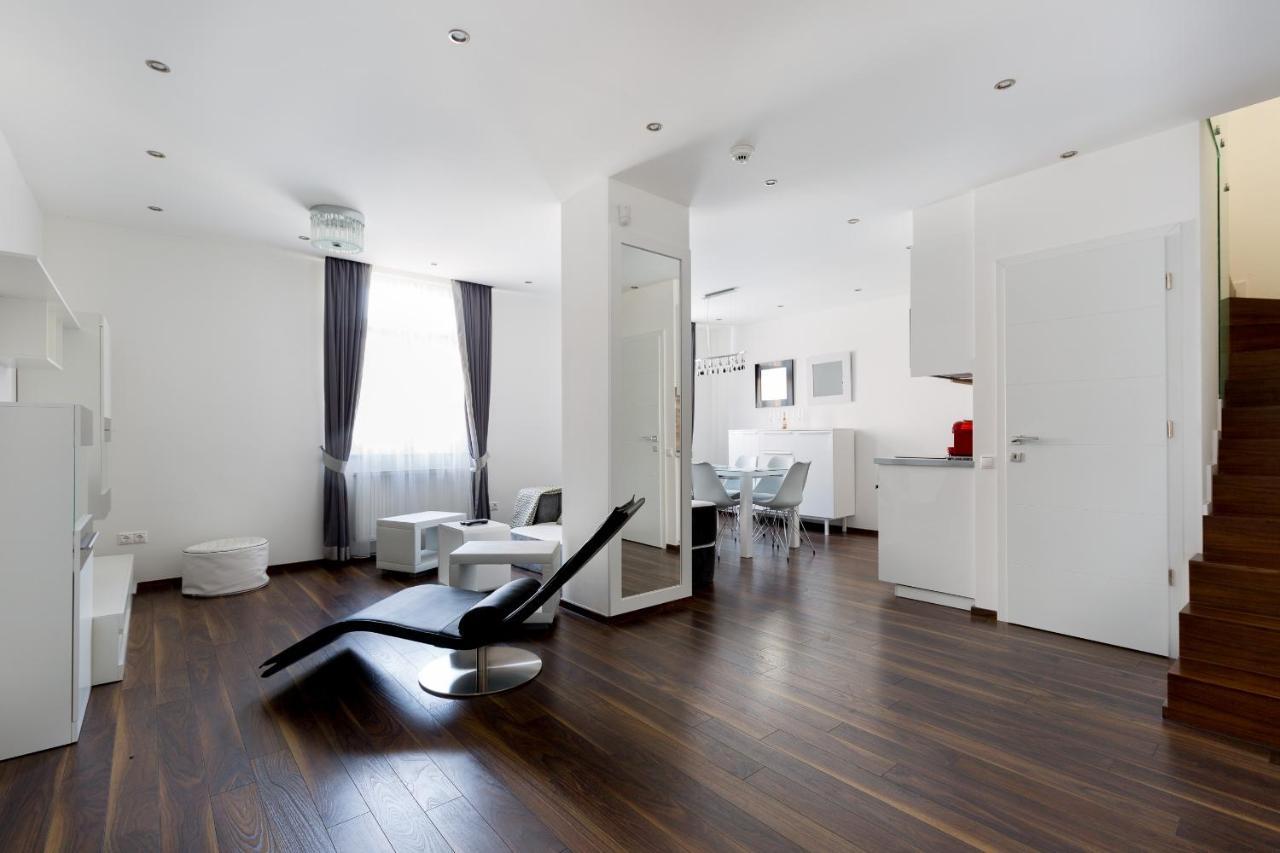 Budapest Central Square 2 Bedrooms Suite - Michaelides Voeroesmarty Square Residences Exteriör bild