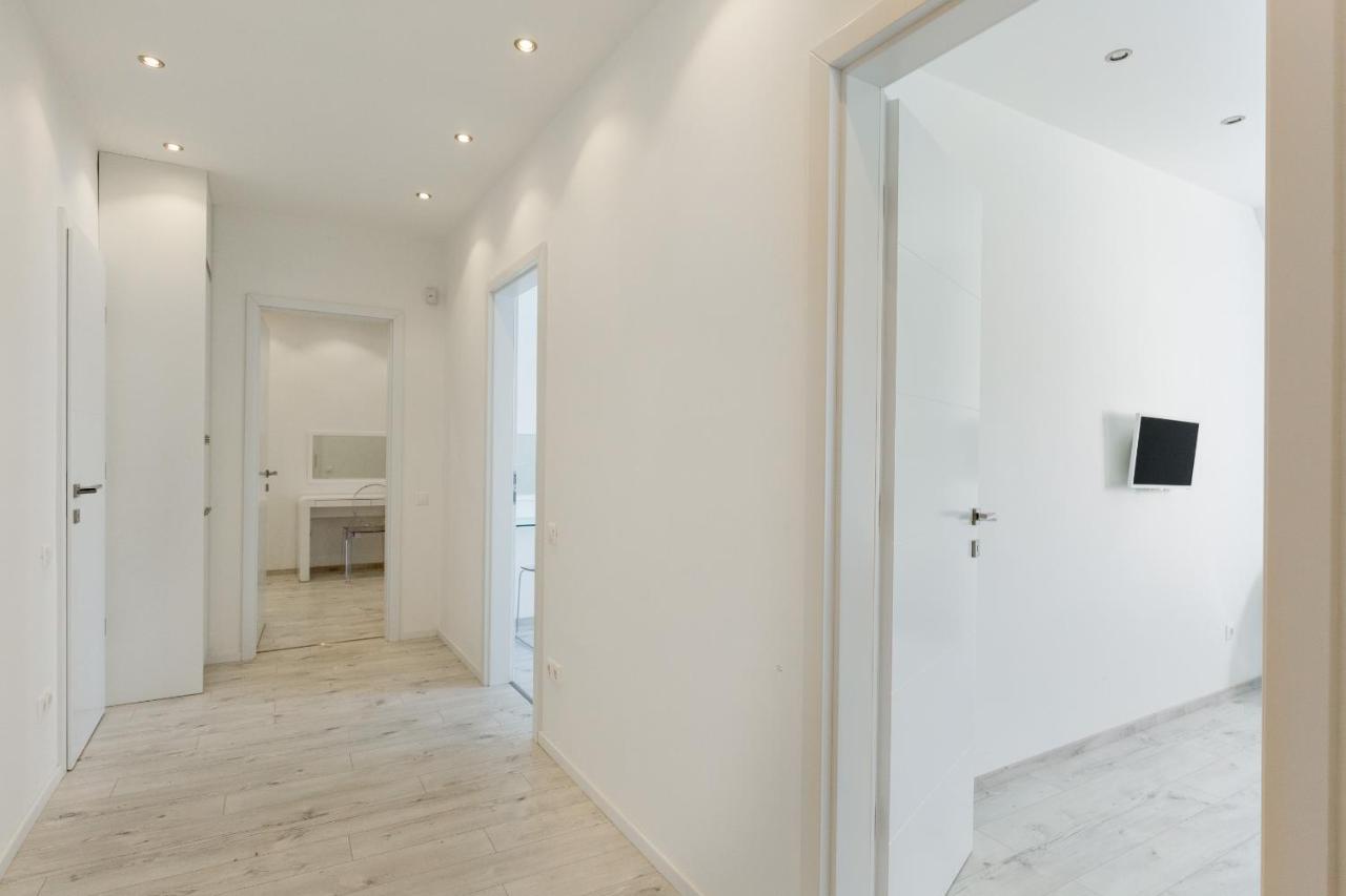 Budapest Central Square 2 Bedrooms Suite - Michaelides Voeroesmarty Square Residences Exteriör bild