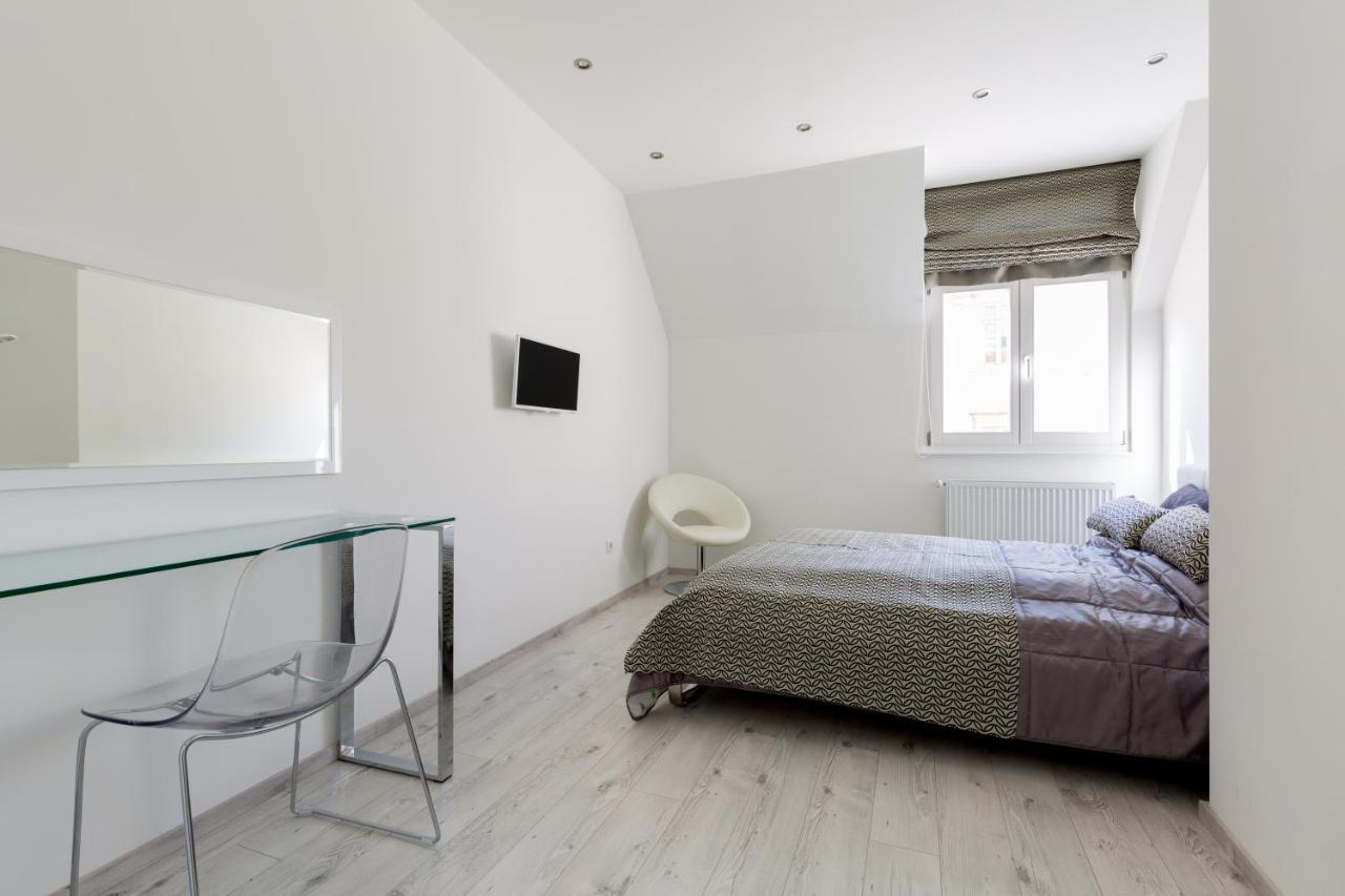 Budapest Central Square 2 Bedrooms Suite - Michaelides Voeroesmarty Square Residences Exteriör bild
